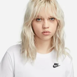 Nike - Women's Sportswear Club Essential - Funktionsshirt